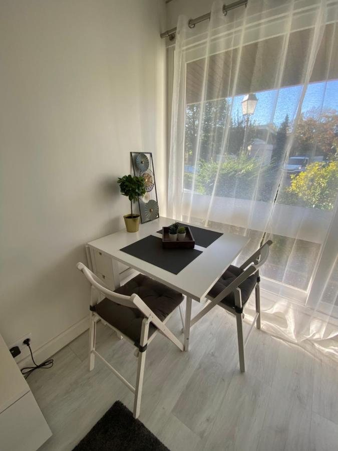 Studio proche Versailles/Paris ☆ Parking gratuit 3min à pied Le Chesnay  Exterior foto