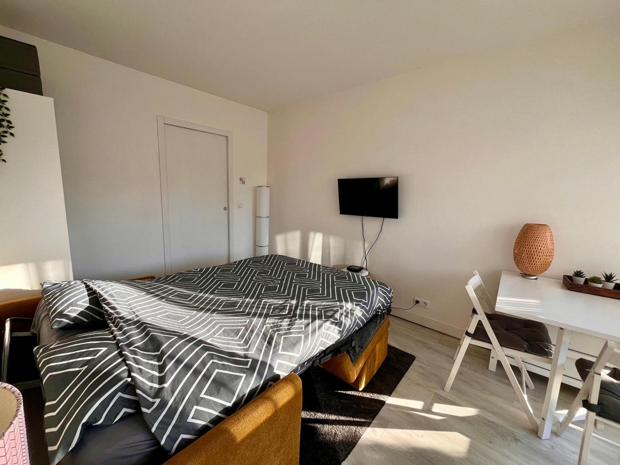 Studio proche Versailles/Paris ☆ Parking gratuit 3min à pied Le Chesnay  Exterior foto
